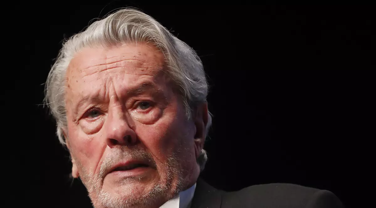 Alain Delon a fost spitalizat. Ce a acuzat celebrul actor francez