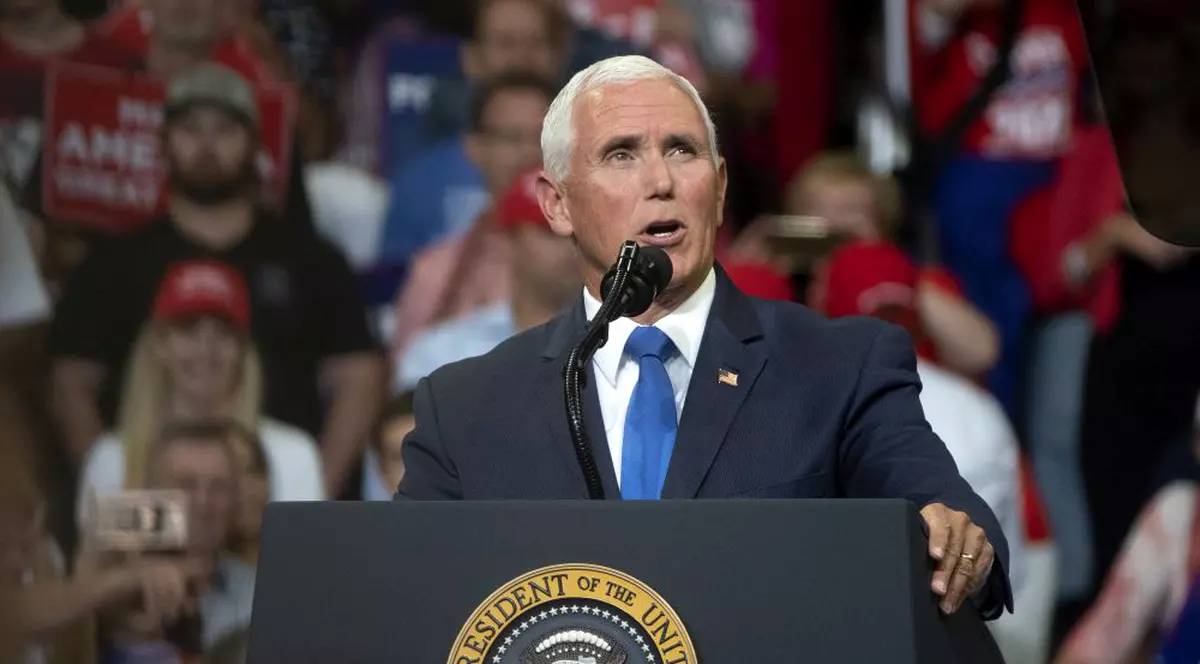 Un membru al staffului vicepreşedintelui american Mike Pence are coronavirus