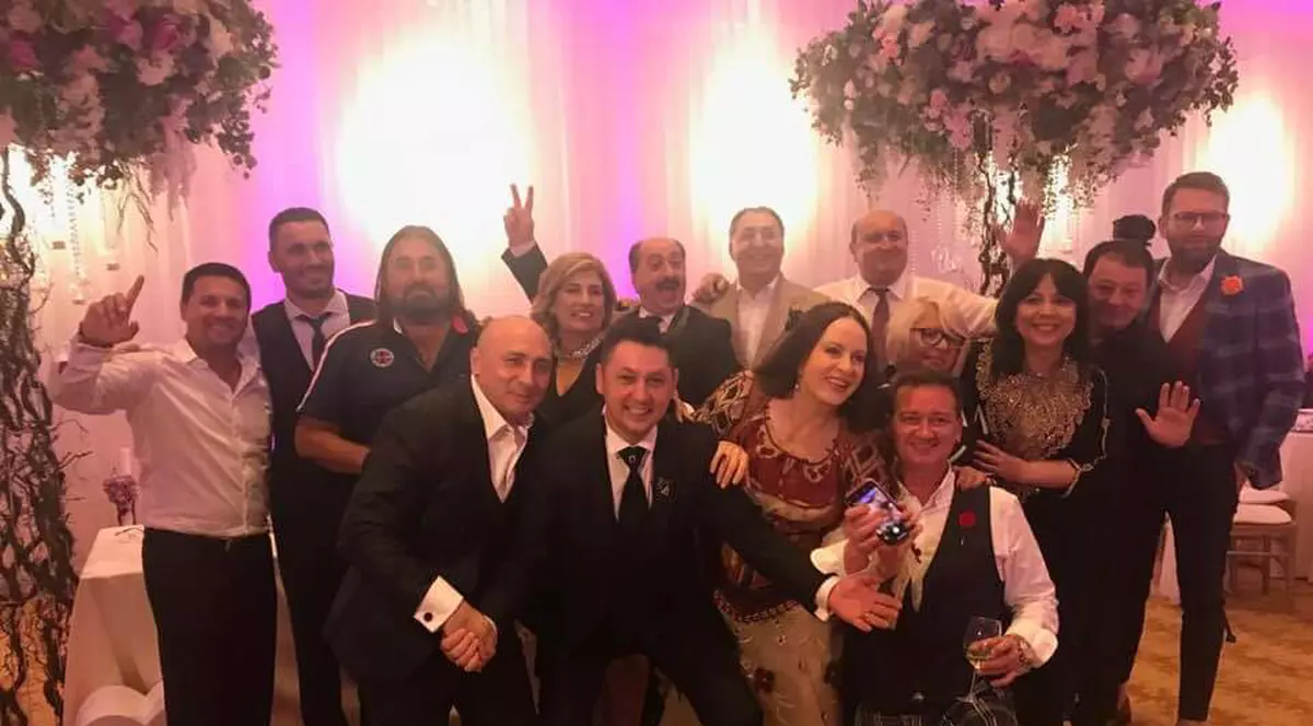 Lumea muzicii s-a prins în horă azi-noapte! Nașă Maria Dragomiroiu, ginerele Paul Stângă