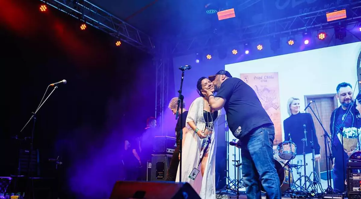 Dj-ul de radio Claudiu Cîrțână și-a făcut nunta la un mare festival rock!