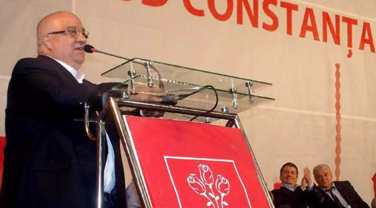 PSD Constanța a înlocuit portretul lui Dragnea cu cel al lui Dăncilă. Felix Stroe: ”La Biserica Ortodoxă este Isus Hristos, la biserica musulmană este altcineva, la noi președintele ales de Congres”