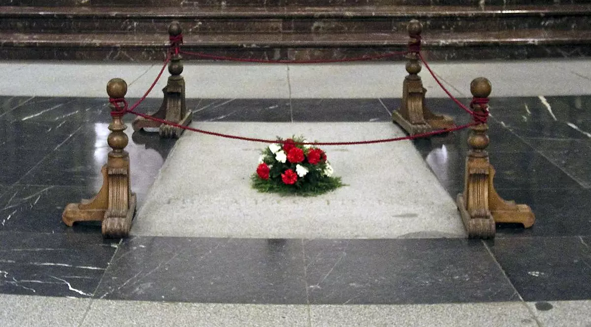 Curtea Supremă din Spania a blocat exhumarea trupului lui Franco din mausoleul ridicat de fostul dictator