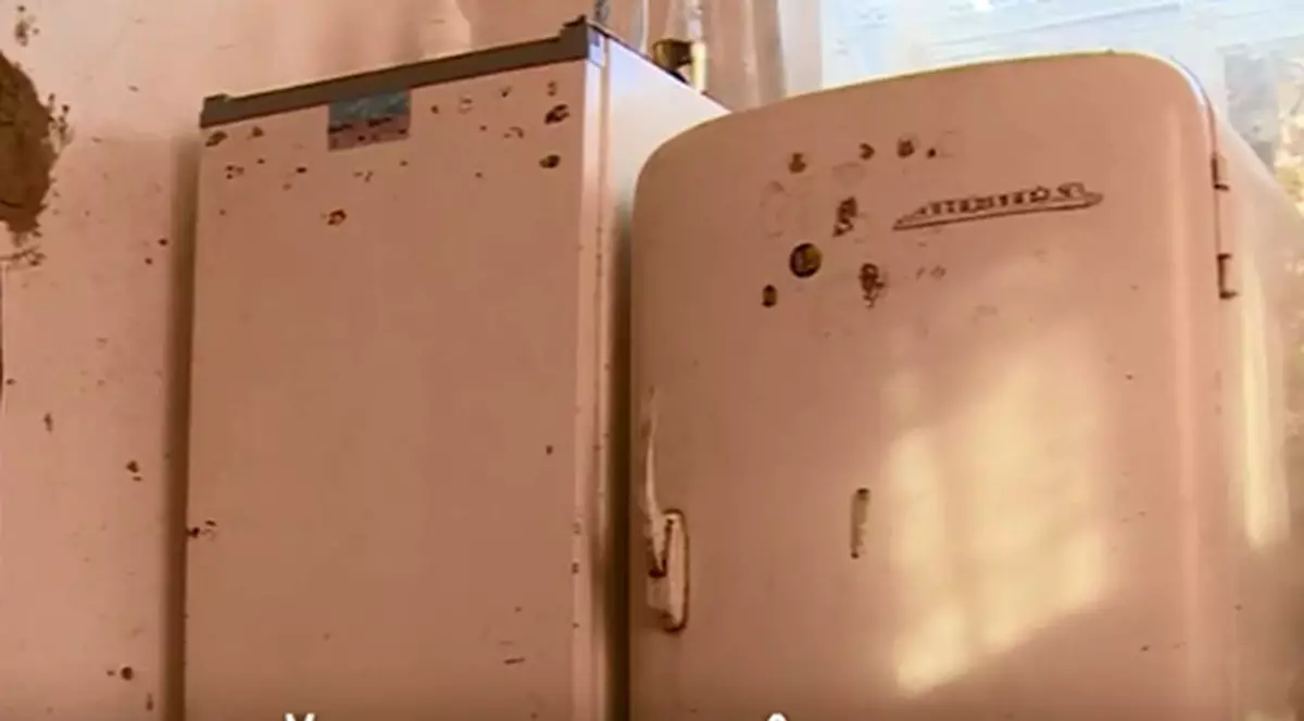 Un tată și-a găsit copilul mort în frigider. Mama era plecată „să bea un păhăruț”