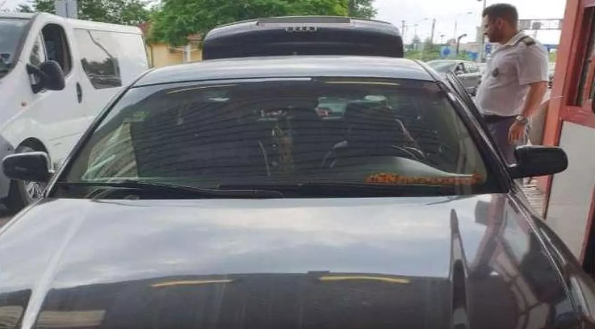 O femeie din Prahova a încercat să îşi scoată ilegal copilul din ţară. Unde și-a ascuns băiatul de 10 ani