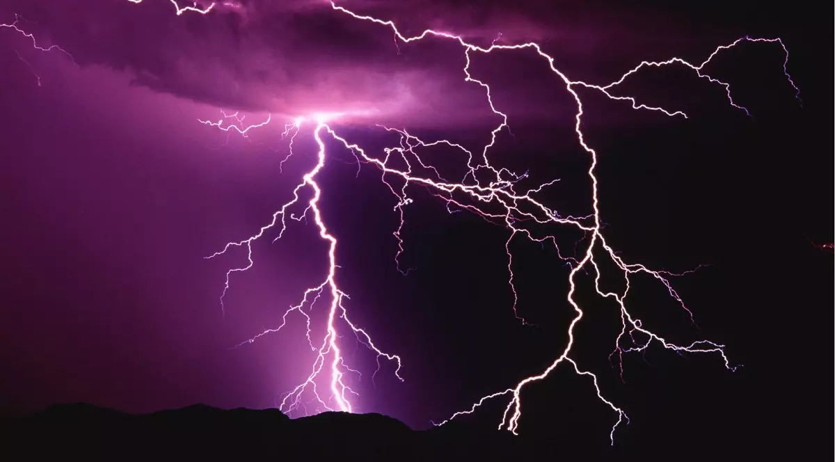 Un sucevean a fost lovit de fulger