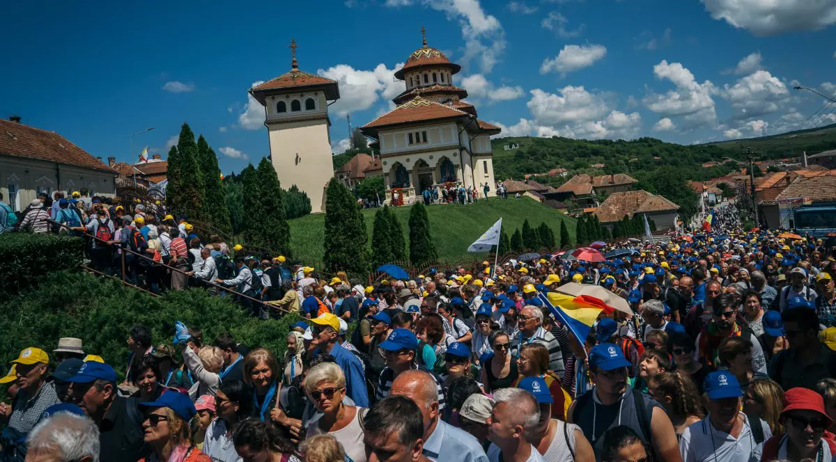 Vizita Papei Francisc la Blaj, în cifre: 60 de tiruri de echipament, 7.400 de scaune și 7 kilometri de garduri
