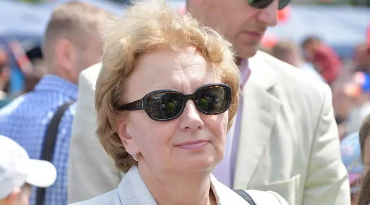 Zinaida Greceanîi, președinta Parlamentului din Moldova mulțumește poporului român pentru susținere. În 2009 l-a expulzat pe ambasadorul român la Chișinău și a introdus vize de intrare
