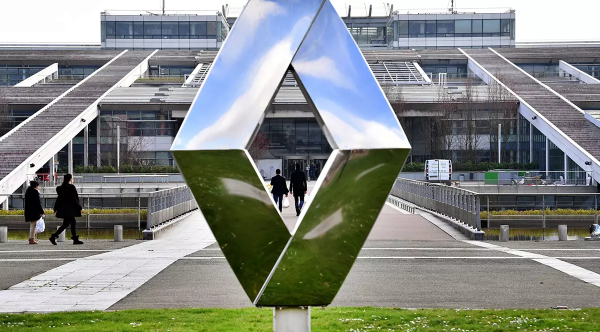 ANALIZĂ | Renault ar putea fuziona cu Fiat Chrysler. Patronii clubului Juventus Torino vor putea controla destinele Dacia