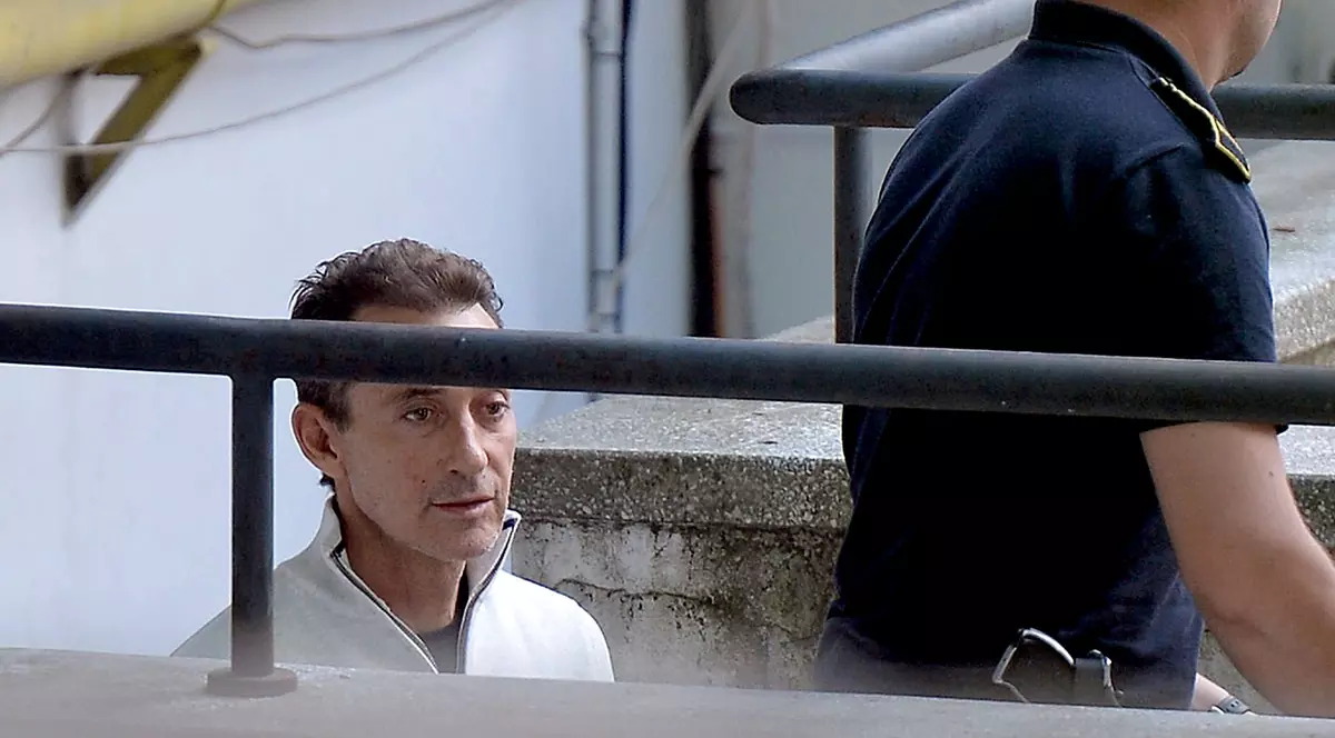 Radu Mazăre se însoară la vorbitorul pușcăriei. El va fi adus sub escortă în fața ofițerului de stare civilă