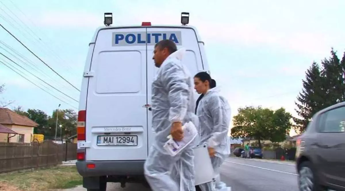 O tânără de 22 de ani din Arad, găsită moartă în baia locuinței părinților