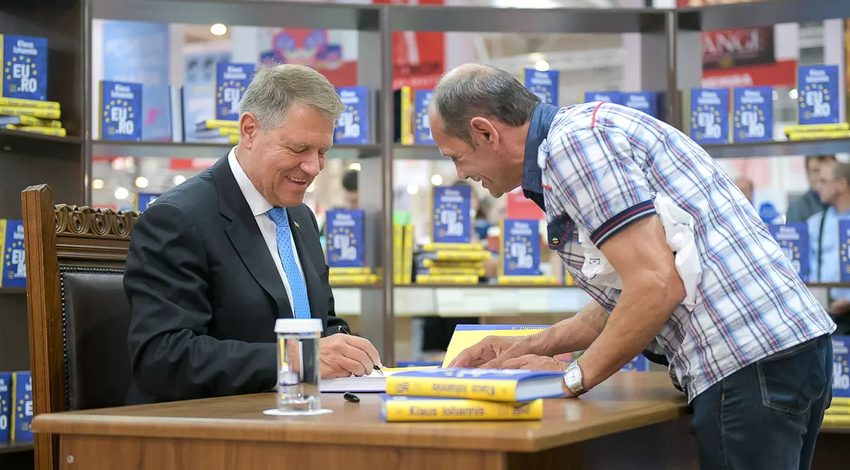 Cartea lui Klaus Iohannis a fost printre cele mai vândute la ediția din acest an a Bookfest! Volumul e sold-out pe site-ul editurii