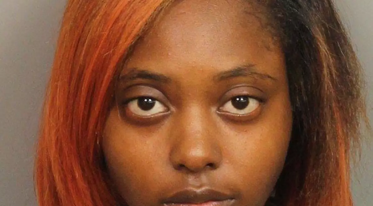 O femeie însărcinată, care a fost împușcată în abdomen, e acuzată de moartea fătului în Statele Unite