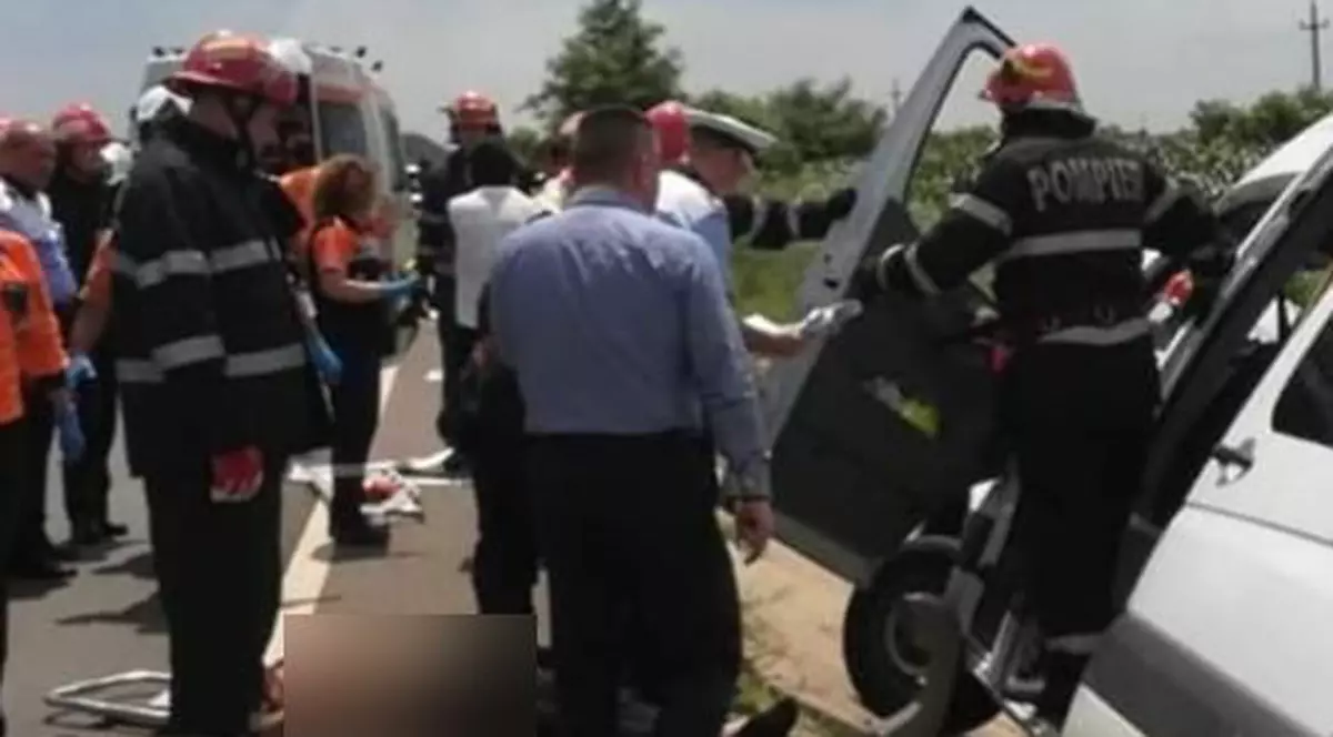 Microbuz răsturnat într-un accident în Giurgiu