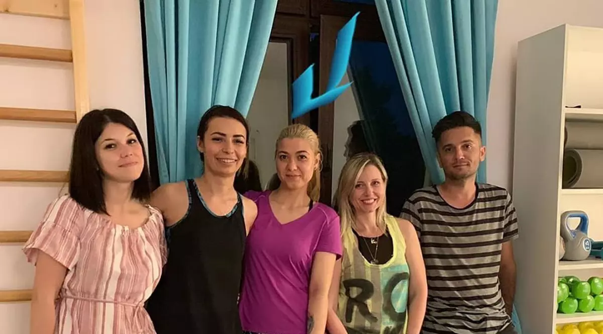 Mihaela Cernea, fosta cântăreață din trupa Class, și-a făcut sală de yoga. “Fac sport mult, de aici și afacerea asta”