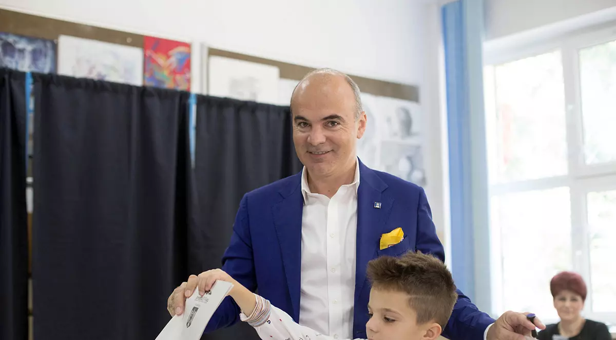 OPINIE | Ce înțeleg politicienii din democrație? Nimic! PAH despre cum PNL Tulcea, înfierbântat de rezultatele de la europarlamentare, cere acum demisia Consiliului Județean