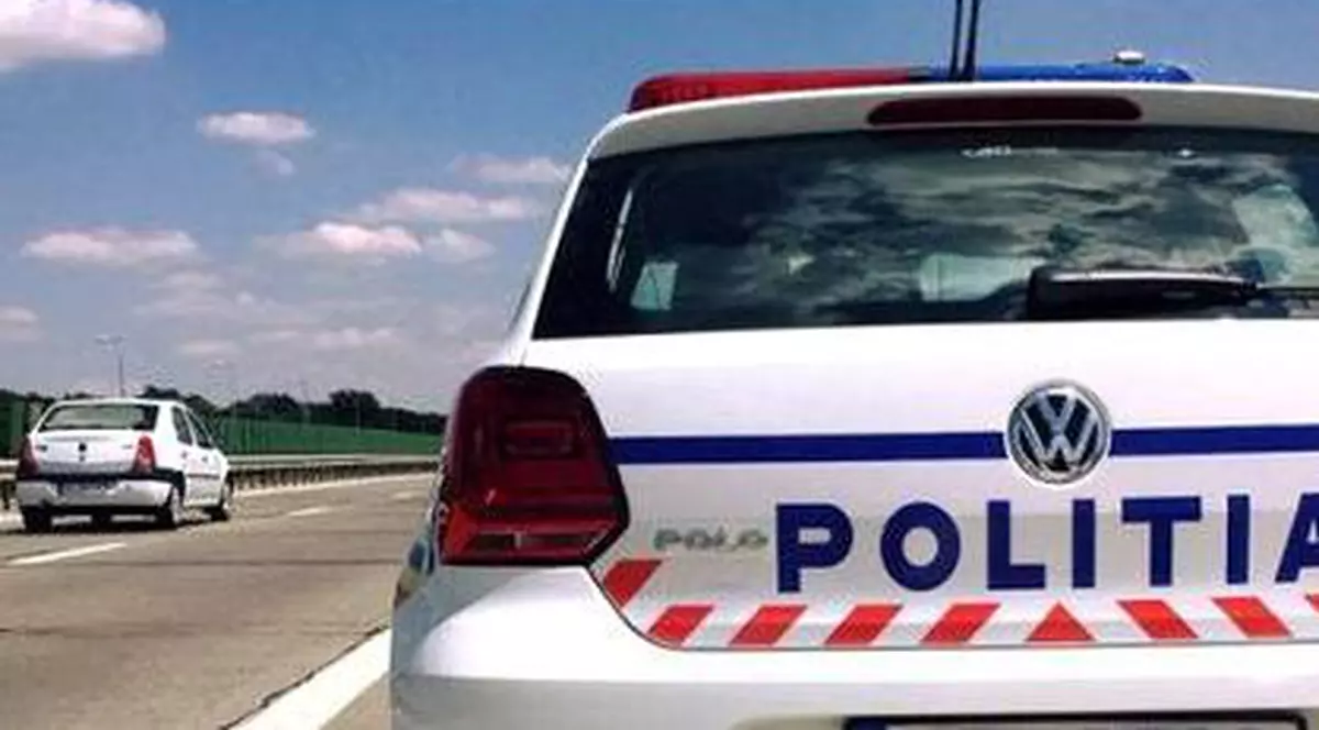 Un motocilist beat a lovit o polițistă care încerca să-l oprească, la Năvodari. Ambii au fost răniți