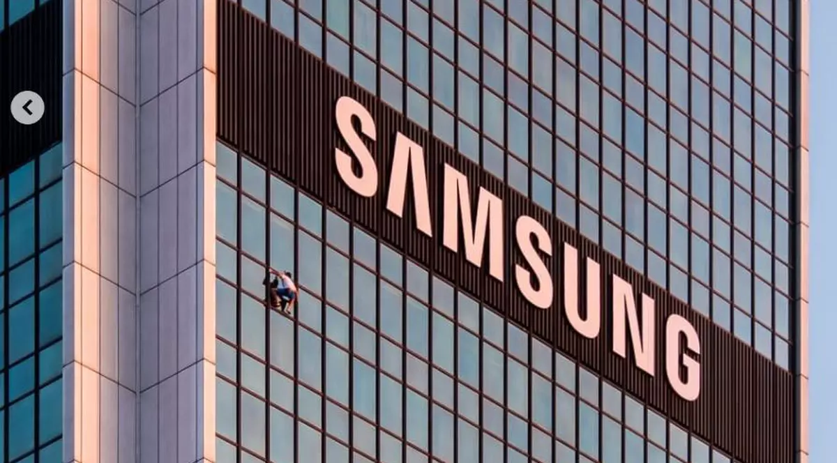 ”Spider Man” din Polonia a fost arestat după ce a escaladat o clădire de 170 de metri pentru o cauză nobilă