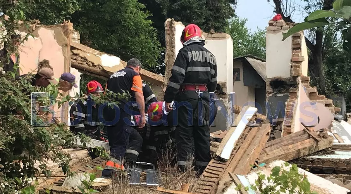 Doi tineri din județul Botoșani au fost prinși sub un zid