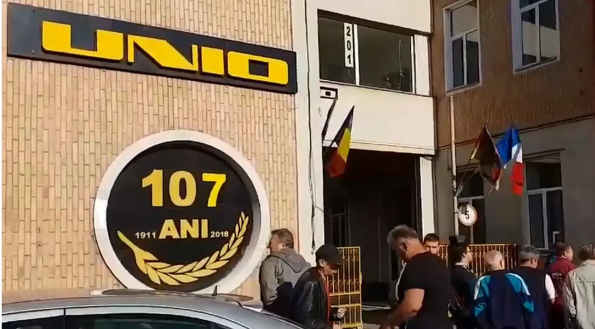O nouă grevă în Satu Mare. Angajații de la Unio nu și-au primit salariile. Protest spontan la Unio Satu Mare