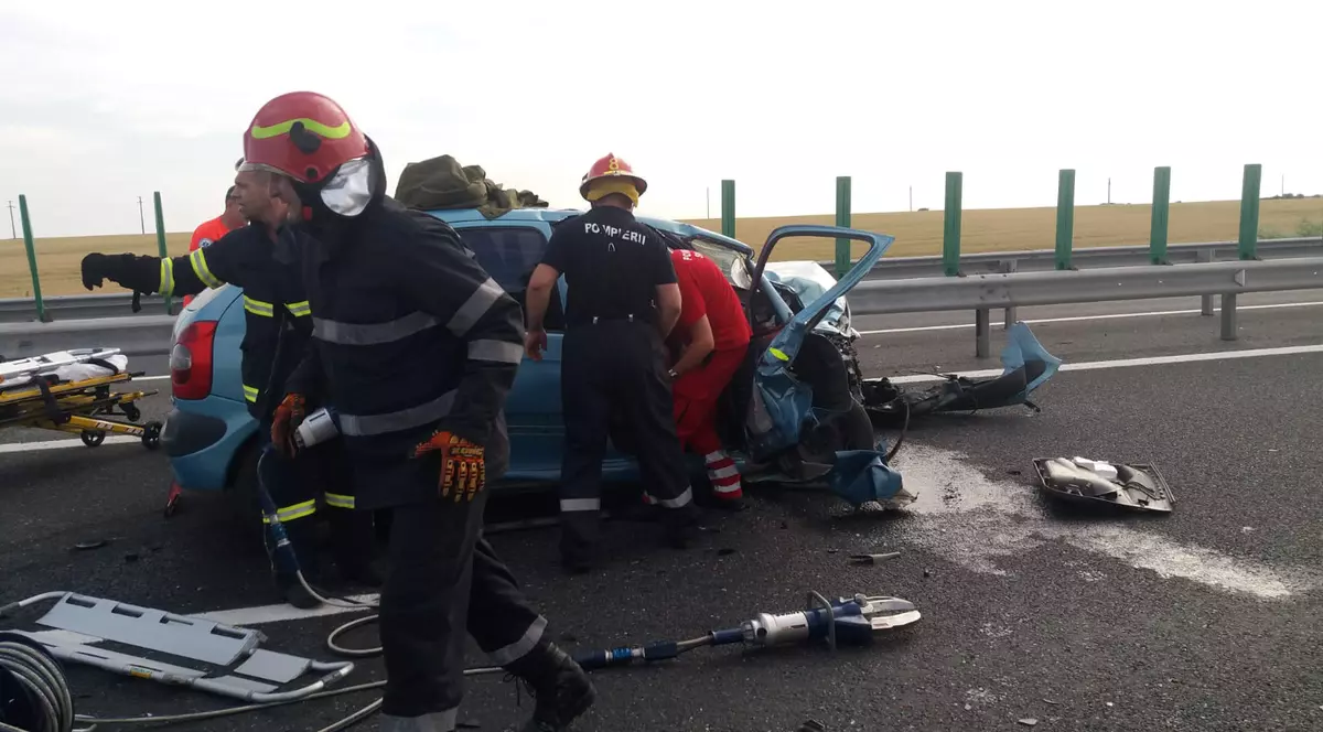Accident grav pe autostrada A2. O persoană a murit, iar alta este încarcerată
