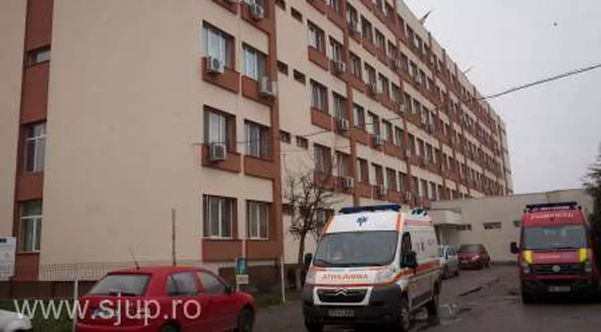 O femeie s-a aruncat de la etajul cinci al Spitalului Județean Ploiești. Aceasta a murit pe loc