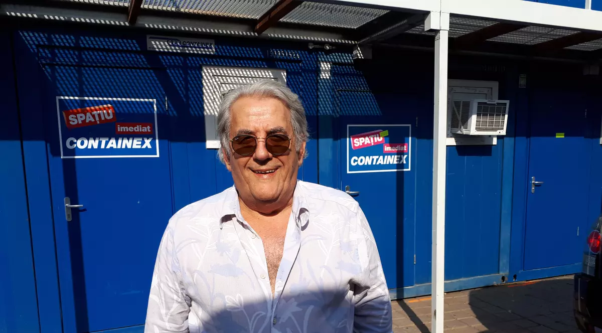 Cântărețul Johnny Sandulescu, după o operație și două săptămâni de spitalizare în Germania: “Am revenit fără pietre la rinichi și fără bagaje”