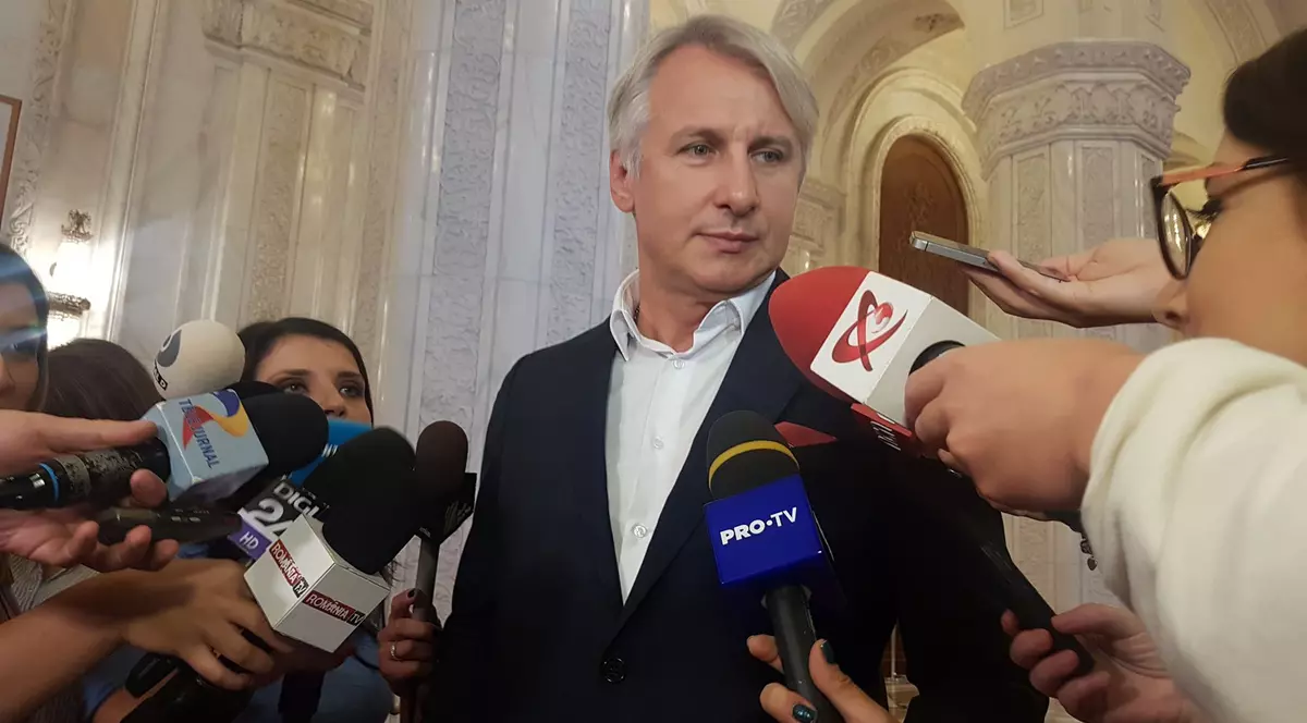 Dăncilă, despre discuţiile Tăriceanu-Ponta, pentru candidatul la prezidenţiale: "Nu putem îngrădi dreptul unui partid de a negocia". Teodorovici, anunţ categoric: Prezidenţiabilul trebuie să fie de la PSD