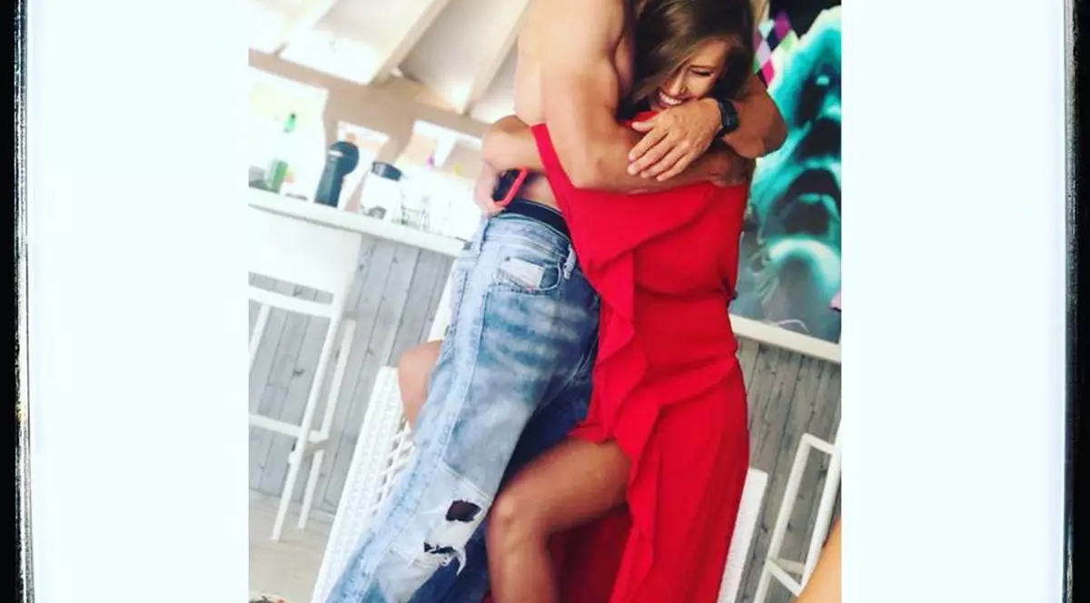 Dani Oțil nu-și mai lasă iubita să defileze pe podiumul de modă! Gelos, o ține numai pe lângă el