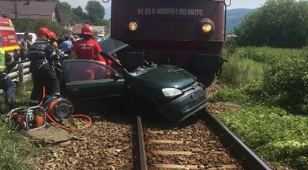 Doi oameni, soţ şi soţie, au murit în Bistriţa-Năsăud, loviţi de tren. Greșeala bărbatului i-a costat viața