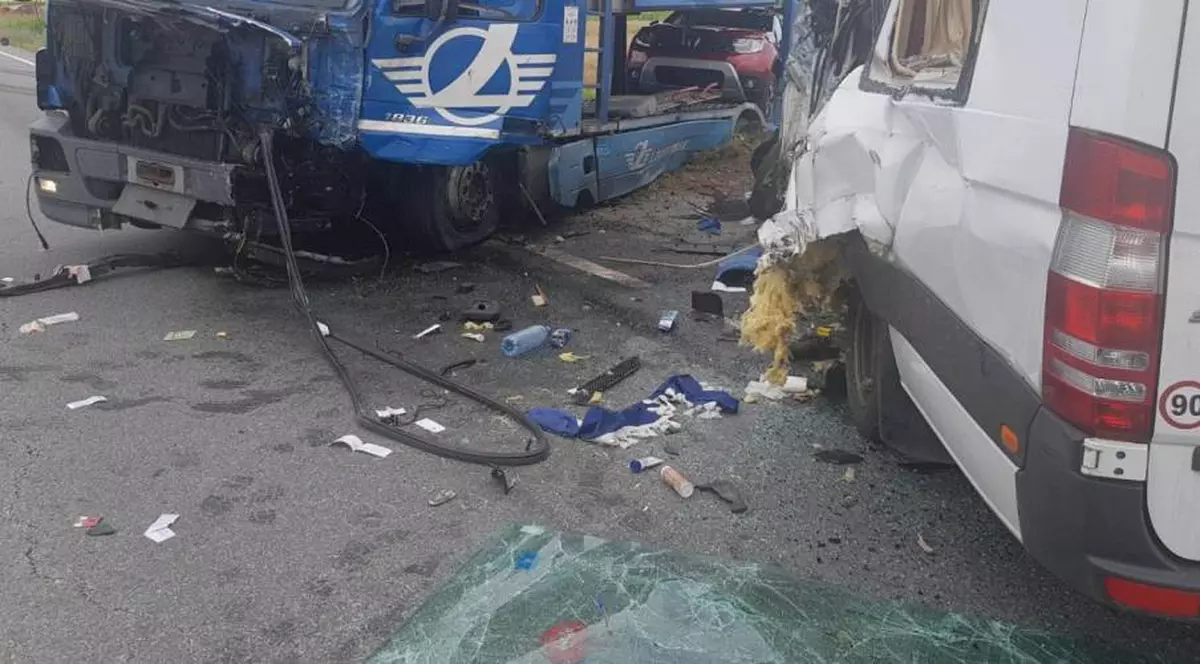 Cine se face vinovat de accidentul de la Priseaca