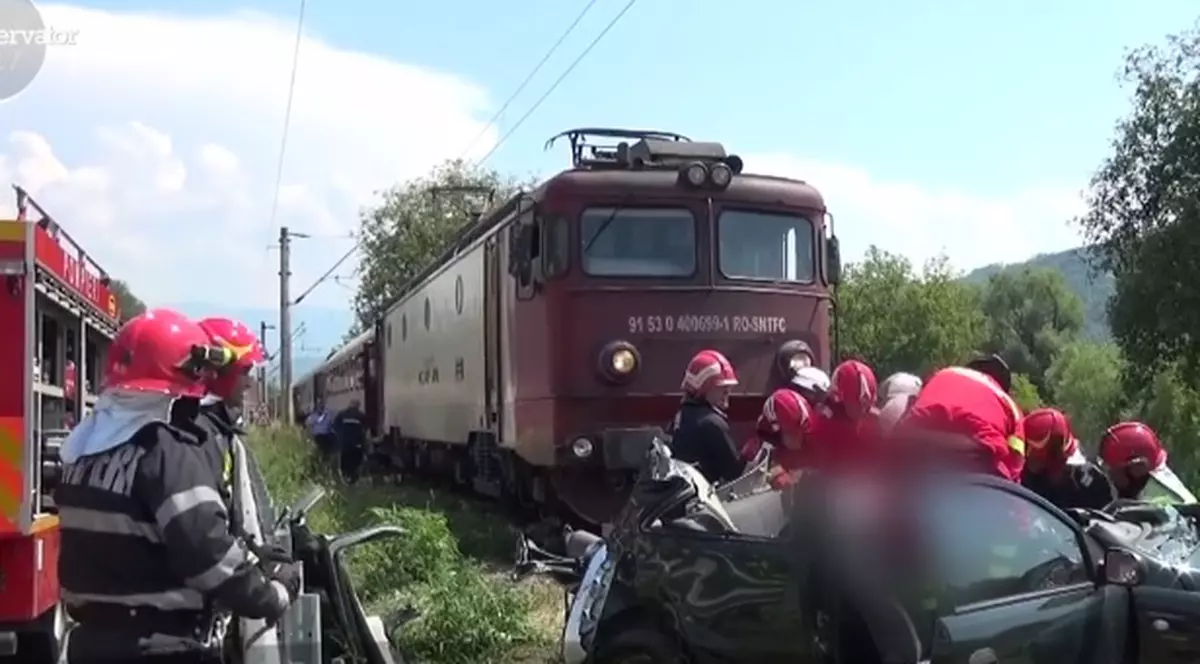 Un băiat de 11 ani a murit după ce a fost lovit de tren