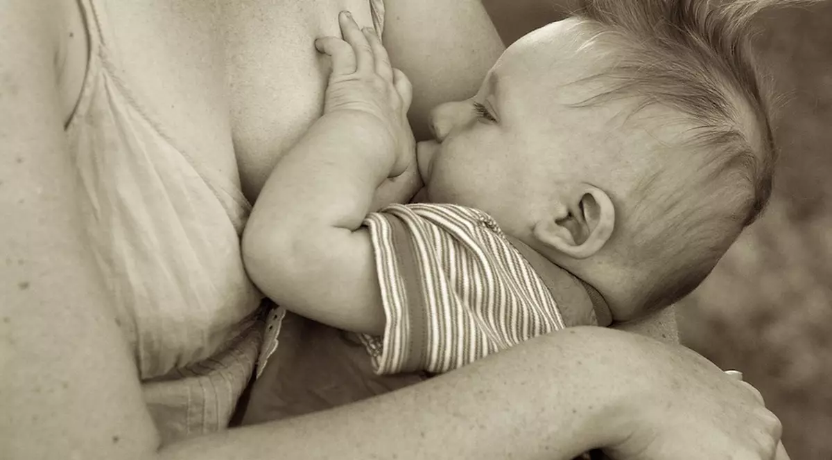 S-a calculat cât s-ar economisi la nivel global dacă toate femeile și-ar hrăni bebelușii la sân cel puțin șase luni