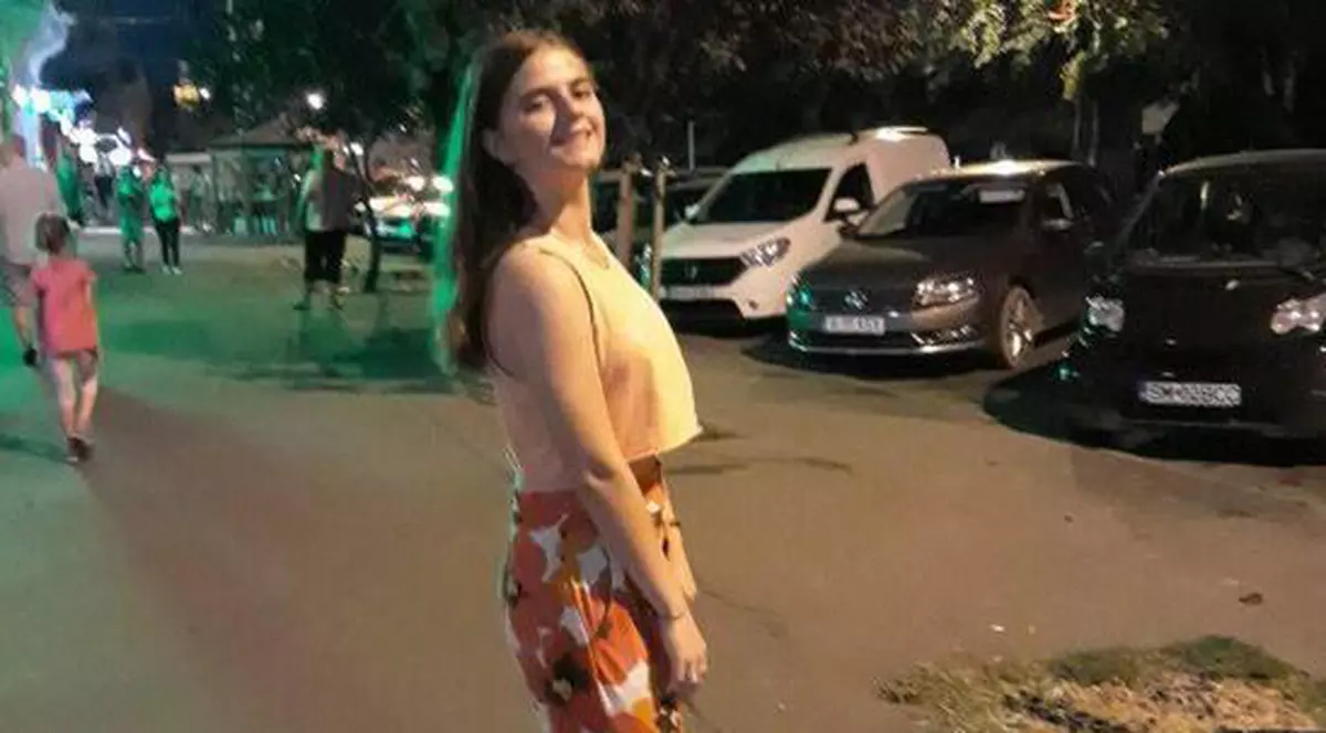 Raport MAI: Alexandra a pus mâna pe telefon când criminalul a plecat la farmacie să-i cumpere cremă pentru răni