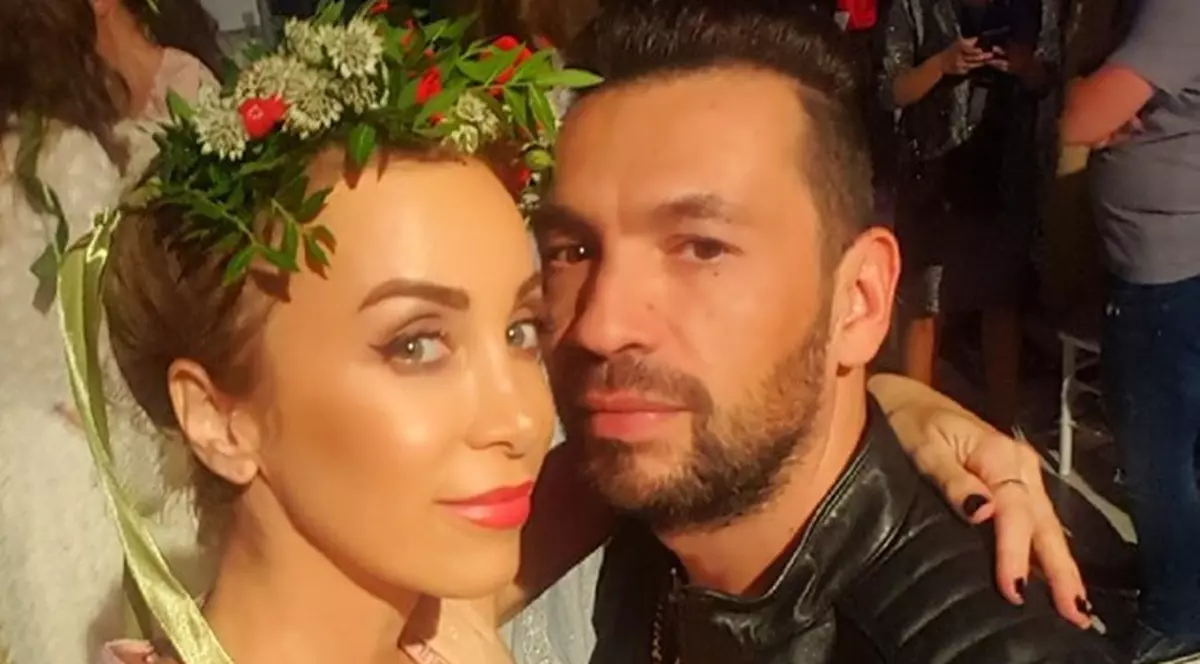 Motivul pentru care Annes face nuntă cu iubitul ei, după 20 de ani de relație