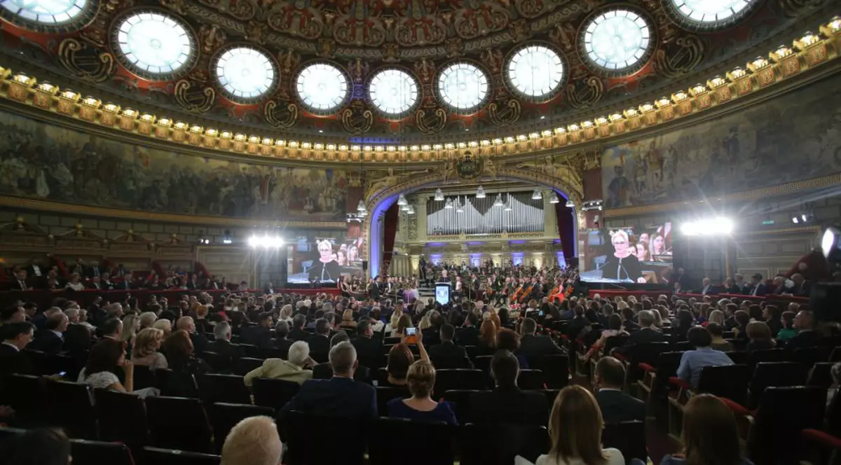 Finalul preşedinţiei României la Consiliul UE, marcat printr-un concert la Ateneul Român - VIDEO