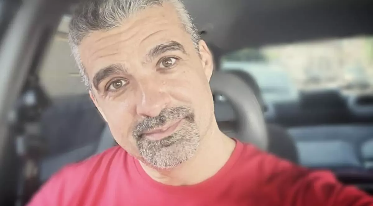 Actor, cântăreț și prezentator TV, Aurelian Temișan s-a făcut și producător de spectacole. Monica Davidescu joacă în piesa lui