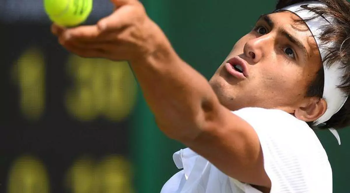 Roman Burruchaga, fiul fostului mare fotbalist argentinian, a debutat cu o victorie la Wimbledon în concursul juniorilor