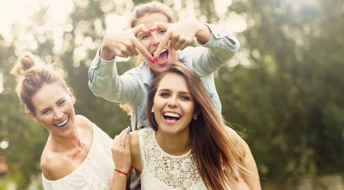 Beneficiile râsului