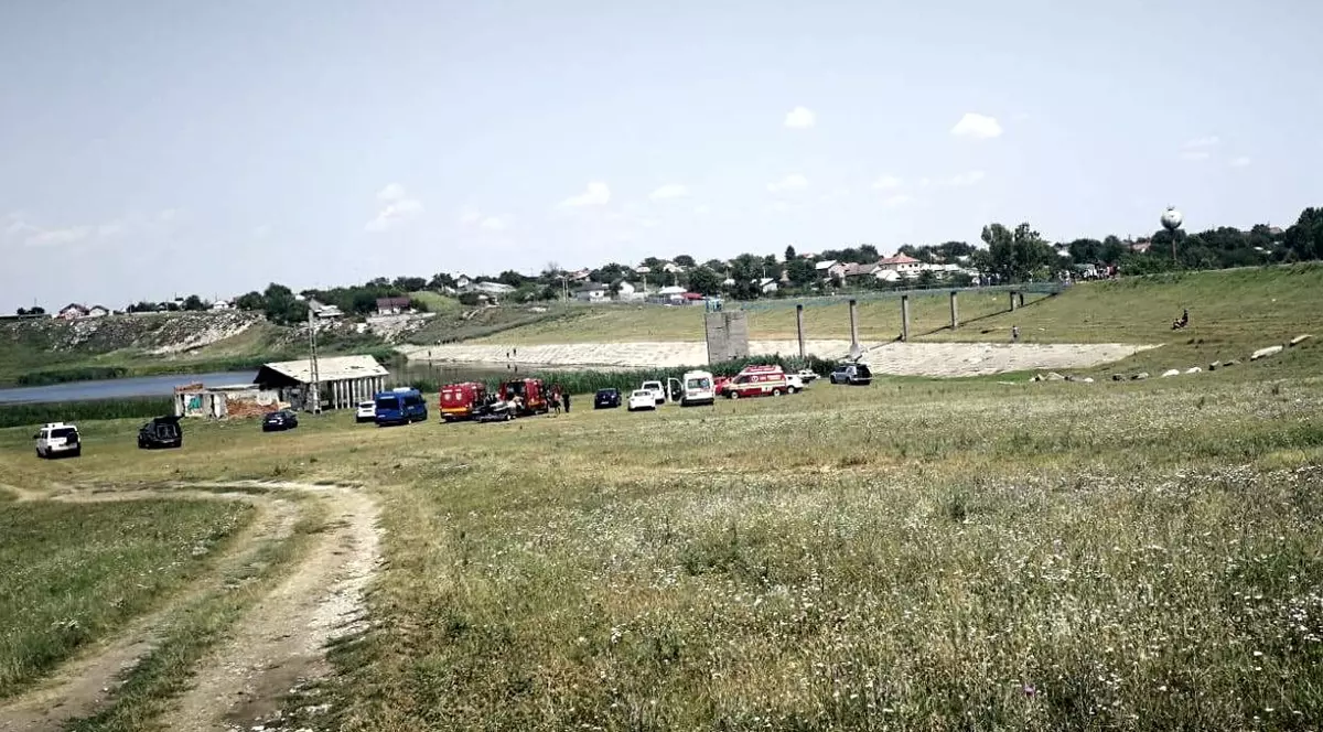 Căutări într-un lac din apropiere de Caracal la 800 de metri de casa principalului suspect
