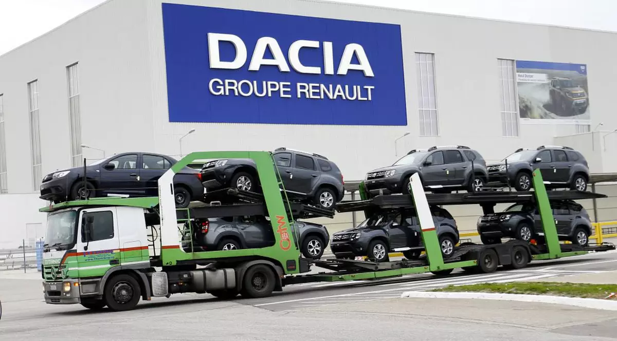 Dacia a oprit pentru o zi producția la Mioveni din cauza crizei de cipuri de la nivel mondial. Uzina Dacia de la Mioveni