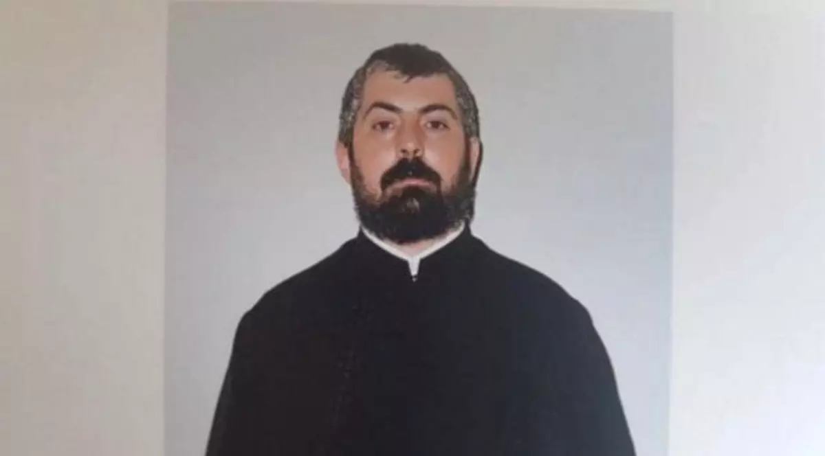 Preotul din Constanța arestat pentru pornografie infantilă avea cel puțin 12 conturi false de Facebook