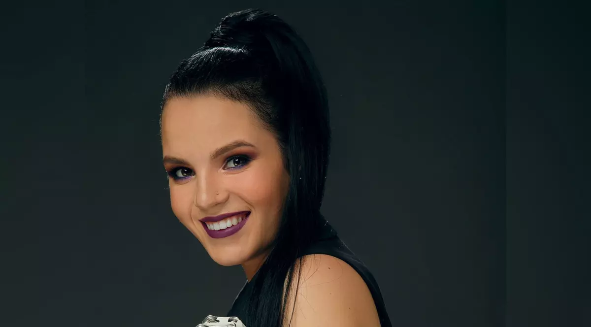 Drama unei tinere căreia soțul gelos i-a tăiat ambele mâini cu toporul