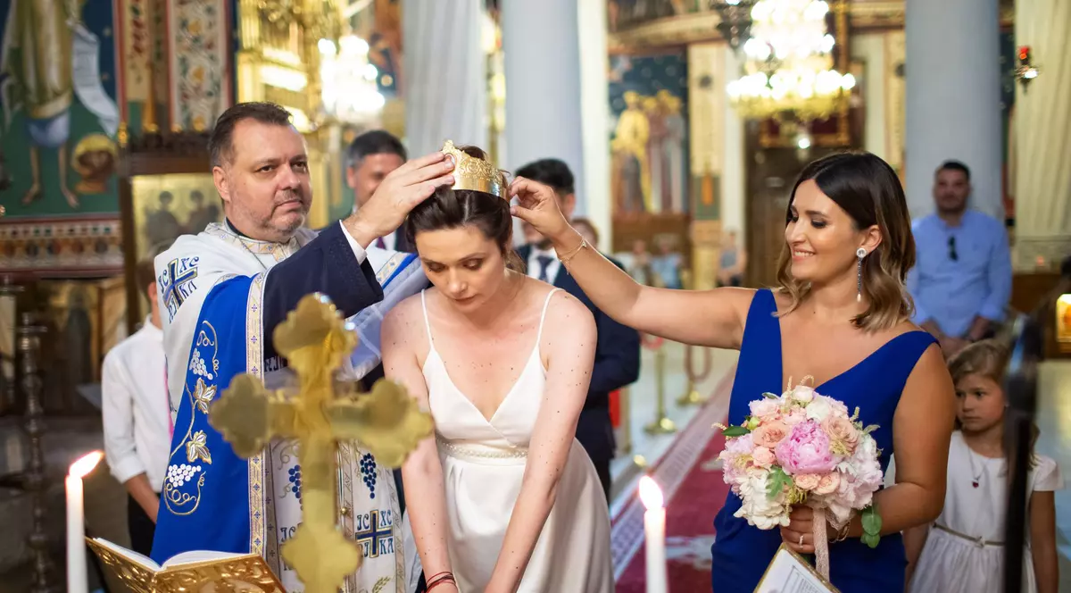 Ela Crăciun a fost nașă pentru a noua oară. Ce ținută a purtat la nuntă