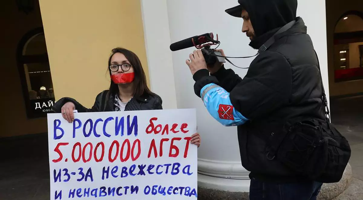 O cunoscută activistă LGBT din Rusia a fost ucisă în Sankt Petersburg