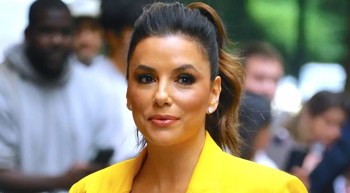 Eva Longoria face furori în costum de baie. Impecabilă în vacanța în Marbella