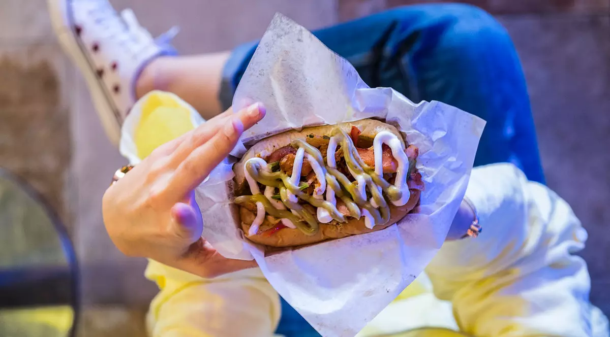 Cele mai multe comenzi online pentru mâncare, făcute în București, Cluj-Napoca și Timișoara. Preparatul preferat de români