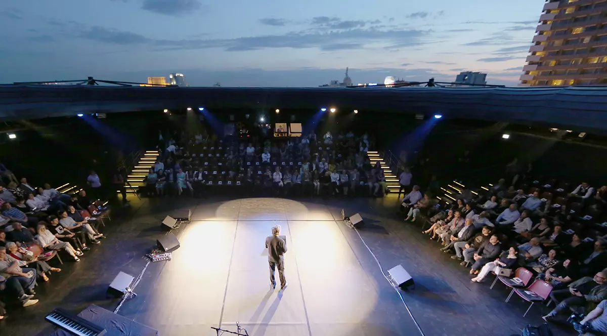 Recomandările culturale ale săptămânii. Descoperim cum se simte Pescărușul pe acoperișul TNB-ului