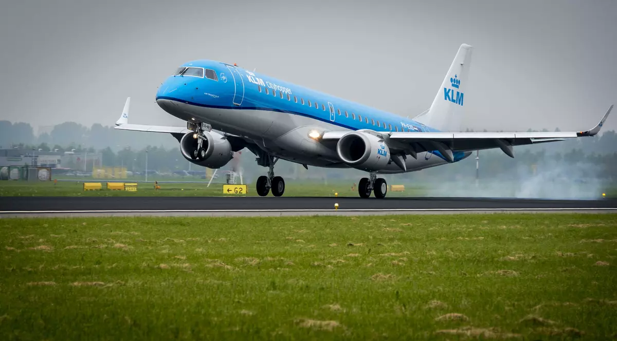 KLM și-a cerut scuze după ce a dezvăluit pe Twitter care sunt cele mai sigure locuri din avion în cazul unei prăbușiri