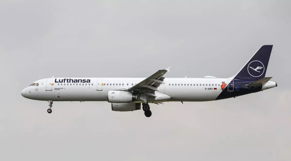 Amenințare cu bombă la bordul unui avion cu 130 de pasageri la bord al companiei Lufthansa