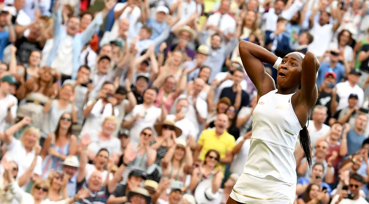 Cori Gauff, bucurându-se pentru calificarea în optimi la Wimbledon 2019. FOTO: EPA